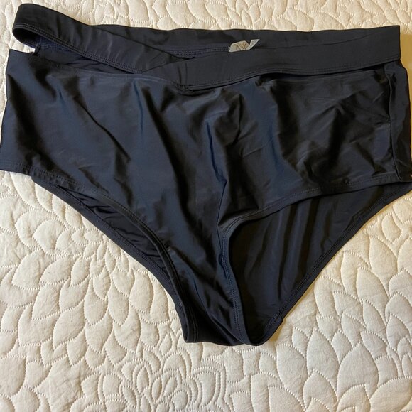 Ashley Graham Bikini Set w/ extra bottom - Picture 2 of 2